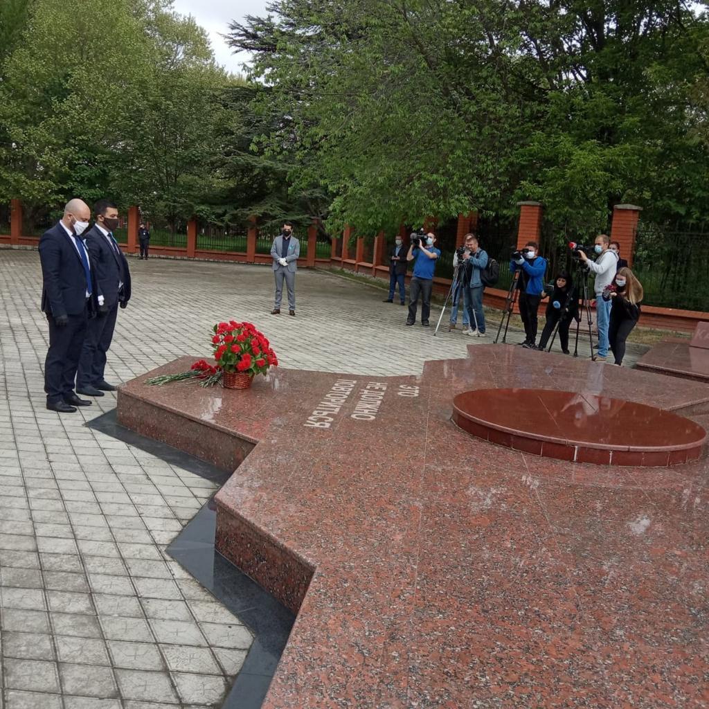 https://gkmn.rk.gov.ru/uploads/txteditor/gkmn/attachments/articles/d4/1d/8c/d98f00b204e9800998ecf8427e/phpQiFOzJ_IMG-20200518-WA0031.jpg